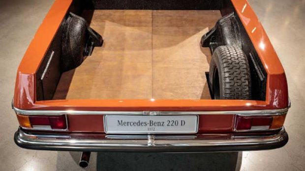 مرسدس بنز وانت w115