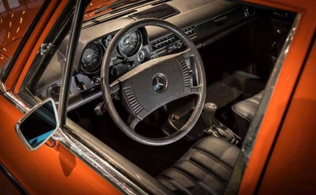 مرسدس بنز وانت w115