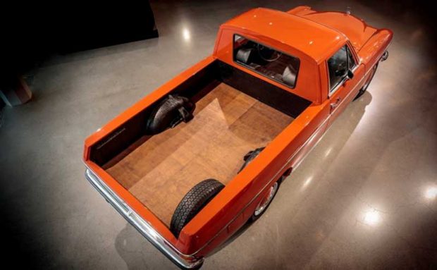 مرسدس بنز وانت w115