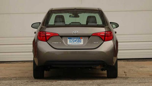 تویوتا کرولا ۲۰۱۷ خودرویی می تواند همانند نسل قبلی خوب محبوب باشد 11 تویوتا کرولا 2017