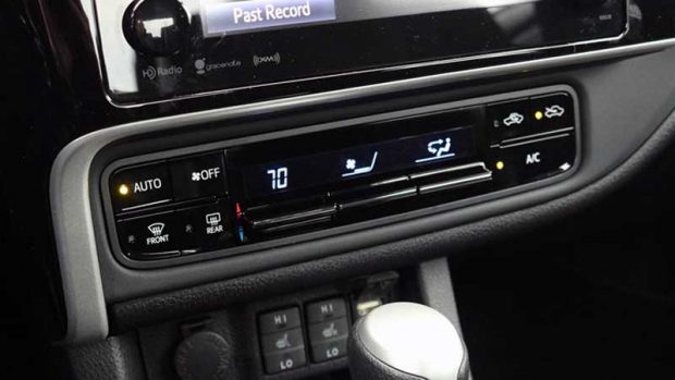 تویوتا کرولا ۲۰۱۷ خودرویی می تواند همانند نسل قبلی خوب محبوب باشد 16 تویوتا کرولا 2017