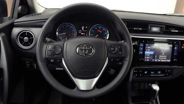 تویوتا کرولا ۲۰۱۷ خودرویی می تواند همانند نسل قبلی خوب محبوب باشد 13 تویوتا کرولا 2017