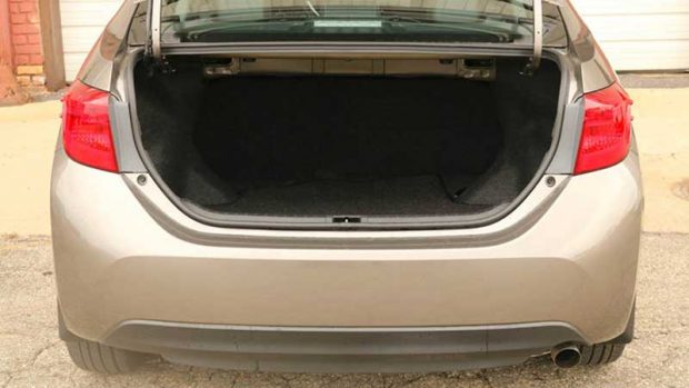 تویوتا کرولا ۲۰۱۷ خودرویی می تواند همانند نسل قبلی خوب محبوب باشد 9 تویوتا کرولا 2017