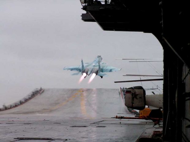 ناو هواپیمابر آدمیرال کوزنتسوف روسیه را از نزدیک ملاقات کنید + عکس 22 ناو هواپیمابر آدمیرال کوزنتسوف