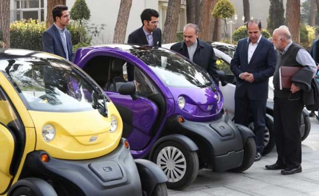 خودرو برقی یوز و آویتا ساخت ایران توسط حضور رئیس جمهور بازدید شد 9 خودرو برقی یوز
