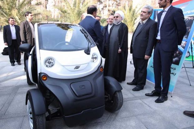 خودرو برقی یوز و آویتا ساخت ایران توسط حضور رئیس جمهور بازدید شد 8 خودرو برقی یوز