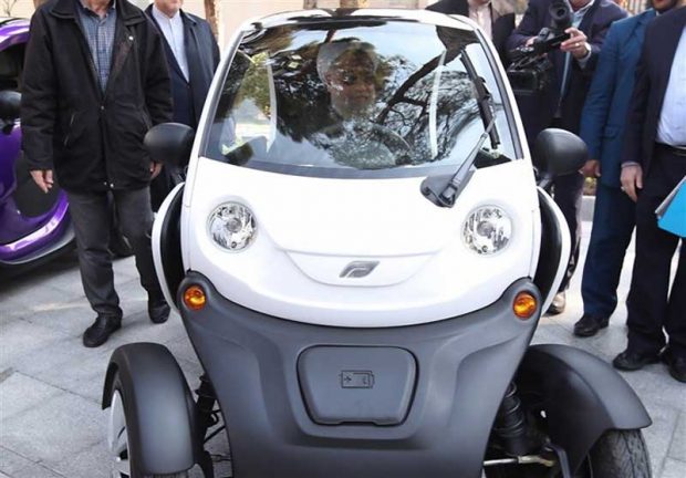 خودرو برقی یوز و آویتا ساخت ایران توسط حضور رئیس جمهور بازدید شد 4 خودرو برقی یوز