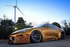 نیسان R35 GT-R طلایی