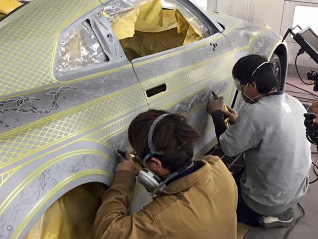 نیسان R35 GT-R طلایی