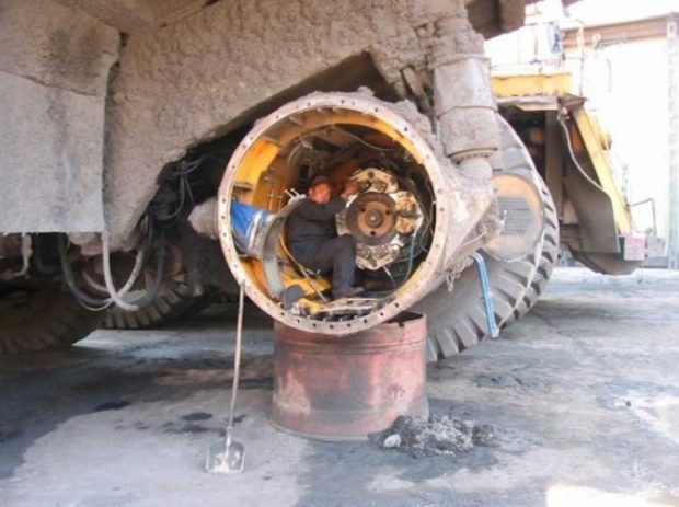 با تماشای تصاویر مشاغل سخت ، قدر شغلتان را بیشتر بدانید 17 مشاغل سخت