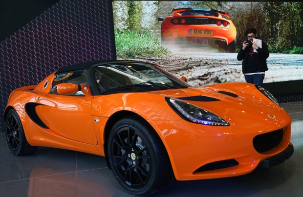 گزارشی تصویری از نمایشگاه خودرو تهران ۲۰۱۷ را در میهن پست تماشا کنید 13 نمایشگاه خودرو تهران 2017