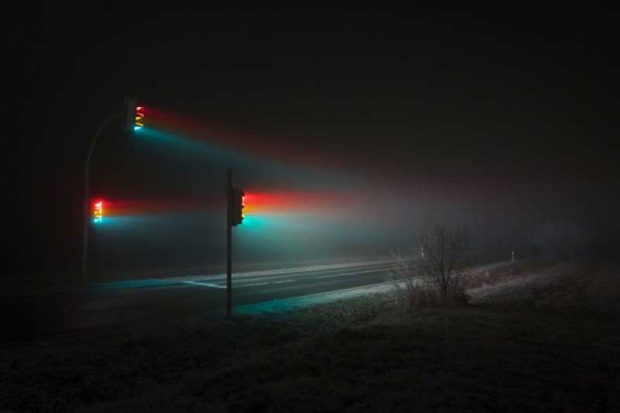 عکاسی از نورهای محسور کننده چراغ راهنما