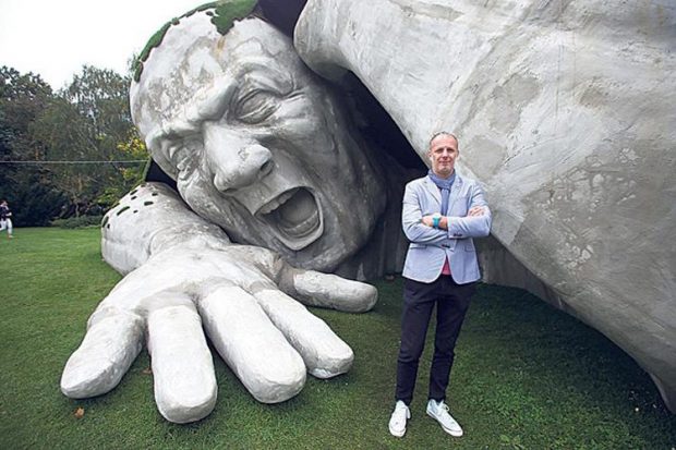 مجسمه فلتیپو Feltepve شهر بوداپست