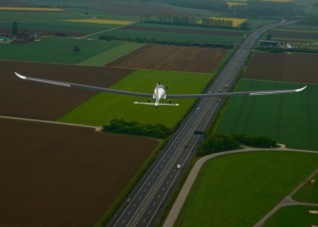 پرواز موفق هواپیمای خورشیدی سولار استراتوس در ۲۵ هزار متری زمین 7 هواپیمای خورشیدی سولار استراتوس