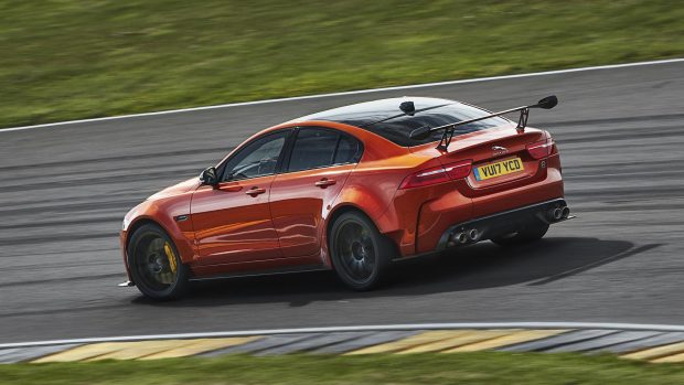 جگوار XE SV