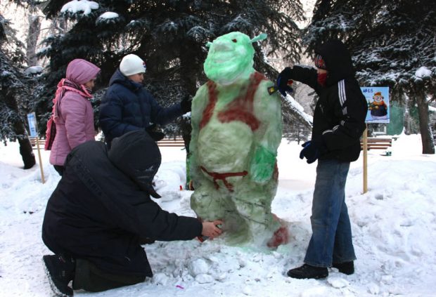 بزرگترین و کوچکترین آدم برفی دنیا در کجا و چرا ساخته شده اند + عکس 7 آدم برفی