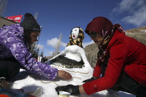 بزرگترین و کوچکترین آدم برفی دنیا در کجا و چرا ساخته شده اند + عکس 4 آدم برفی