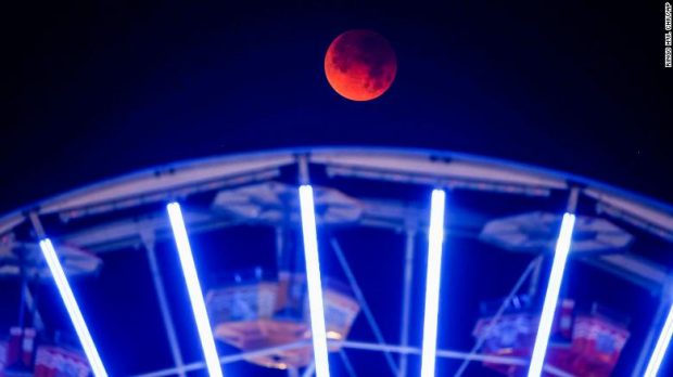 تصاویر ماه گرفتگی امشب 11 بهمن