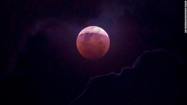 تصاویر ماه گرفتگی امشب 11 بهمن