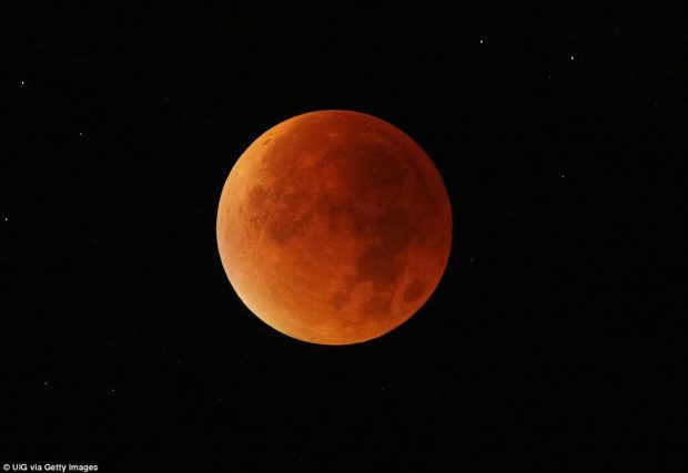 تصاویر ماه گرفتگی امشب 11 بهمن