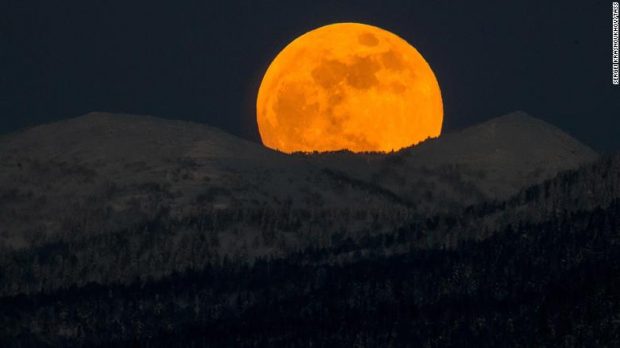 تصاویر ماه گرفتگی امشب 11 بهمن