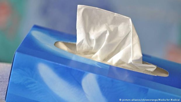 اختراع دستمال کاغذی چگونه و در کدام کشور انجام شد ؟ 4 اختراع دستمال کاغذی