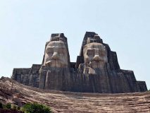 بزرگترین مجسمه های جهان