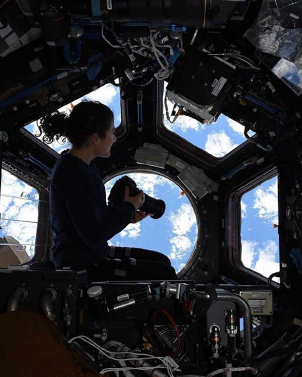 رکورد حضور در فضا توسط یک فضانورد زن شکسته شد + عکس 4 رکورد حضور در فضا