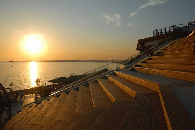 مرکز خرید آکوا فلوریا