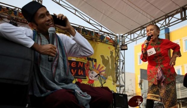 مسابقه دادزدن زنان در اندونزی