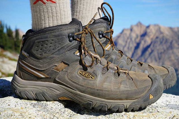 بهترین کفش برای طبیعت گردی 4 بهترین کفش برای طبیعت گردی