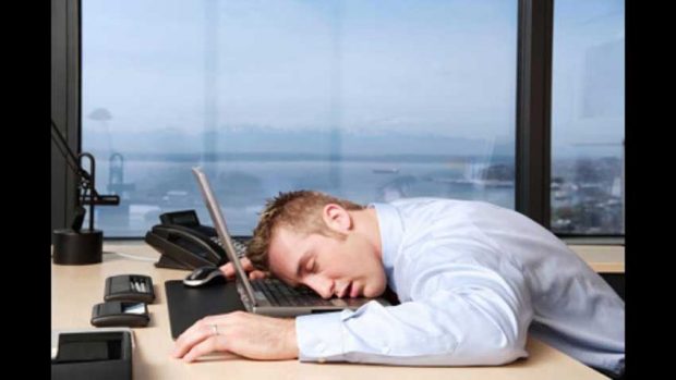 خواب آلودگی روزانه و ارتباط آن با وبگردی ؟ 3 خواب آلودگی روزانه