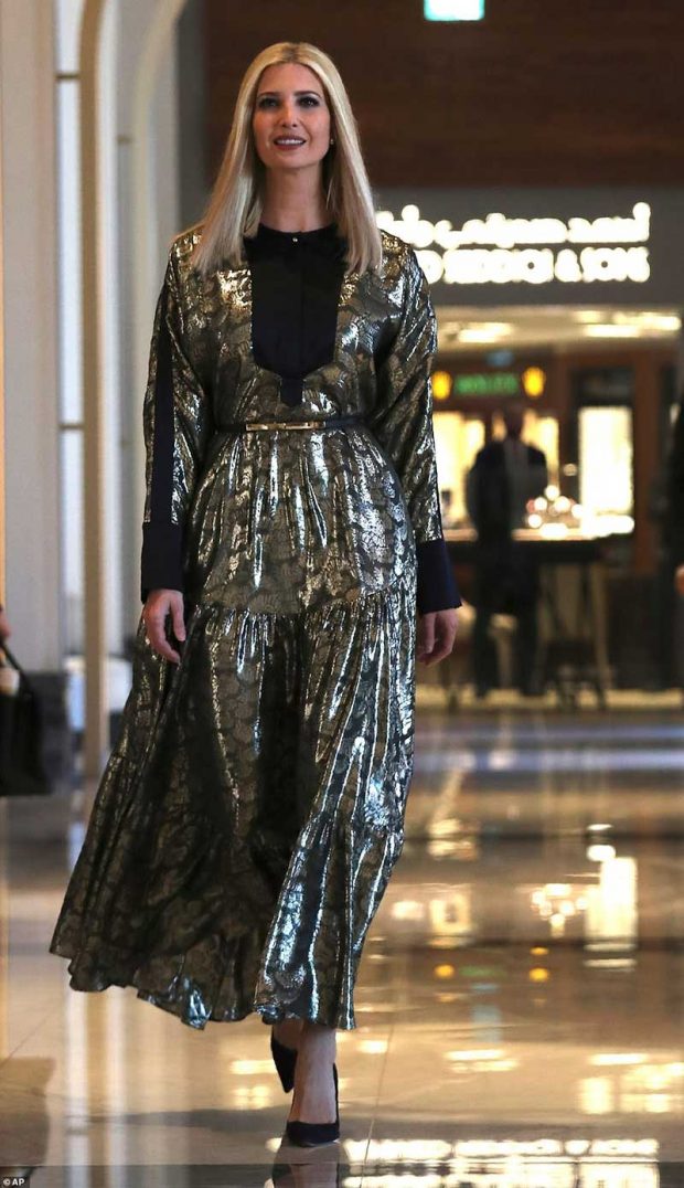 عکس های با حجاب ایوانکا ترامپ را تماشا کنید! 12 عکس های با حجاب ایوانکا ترامپ