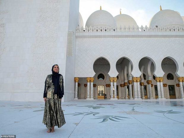 عکس های با حجاب ایوانکا ترامپ را تماشا کنید! 6 عکس های با حجاب ایوانکا ترامپ