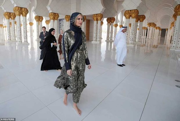 عکس های با حجاب ایوانکا ترامپ را تماشا کنید! 9 عکس های با حجاب ایوانکا ترامپ