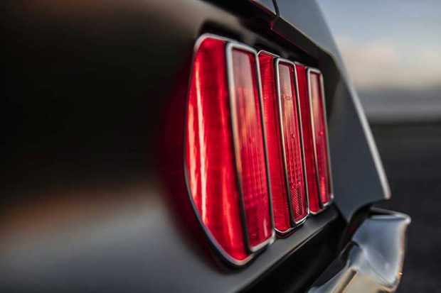 موستانگ مک Mustang Mach 1 هیتمن را تماشا کنید 8 موستانگ مک Mustang Mach 1