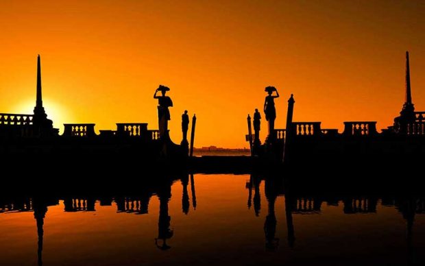 شهربازی طبیعی میامی لند را تماشا کنید ! 8 میامی لند