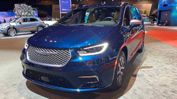 کرایسلر پاسیفیکا 2021 بصورت رسمی رونمایی شد 4 کرایسلر پاسیفیکا 2021