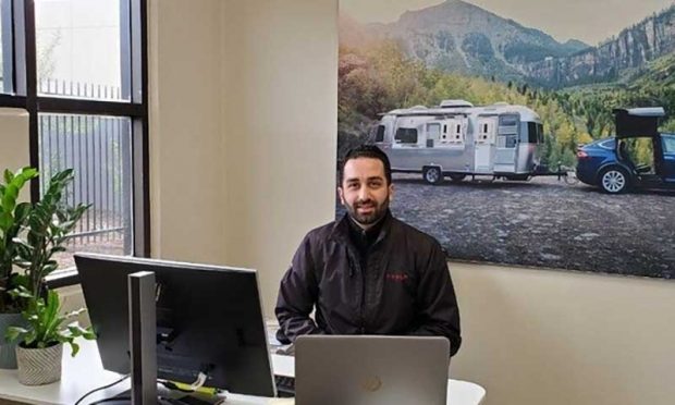 یزدان مینویی