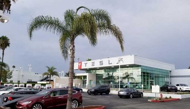 یزدان مینویی