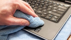 clean-laptop تمیز کردن لپ تاپ