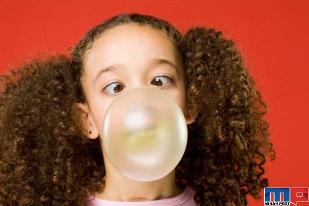 بلعیدن آدامس چه خطراتی برای انسان خواهد داشت؟ 3 بلعیدن آدامس