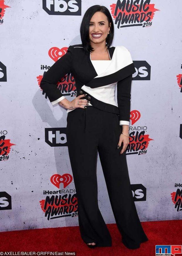 چگونه خود را لاغرتر نشان دهیم