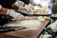 انتقال کرونا با غذای رستورانی