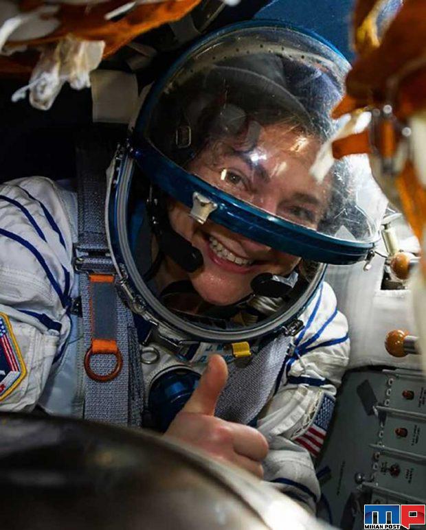 تصاویری دیدنی از لحظه فرود فضانوردان روی زمین 3 لحظه فرود فضانوردان روی زمین