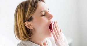 چگونه بیشتر بیدار بمانیم