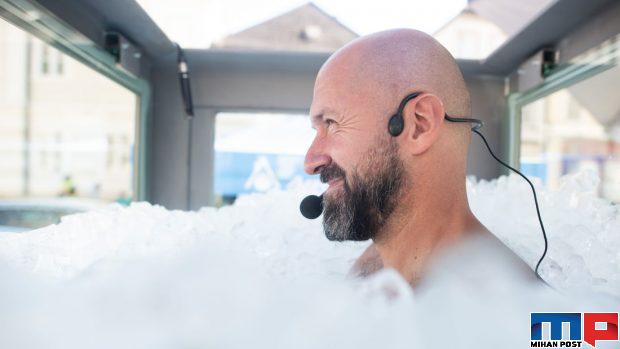 رکورد نشستن در یخ توسط جوزف کوبرل از اتریش شکسته شد 2 رکورد نشستن در یخ