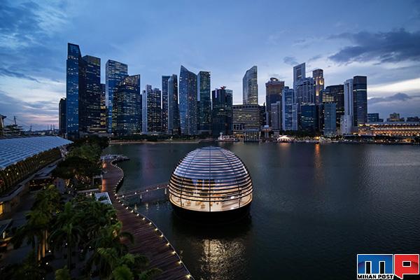 عکس های فروشگاه شناور اپل در کشور سنگاپور را تماشا کنید 8 عکس های فروشگاه شناور اپل