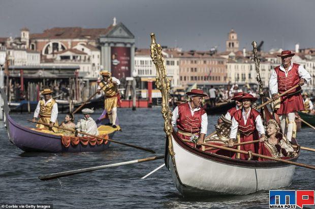 فستیوال رگاتا با وجود ویروس کرونا در ایتالیا برگزار شد + عکس 5 فستیوال رگاتا