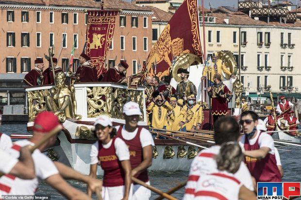 فستیوال رگاتا با وجود ویروس کرونا در ایتالیا برگزار شد + عکس 6 فستیوال رگاتا